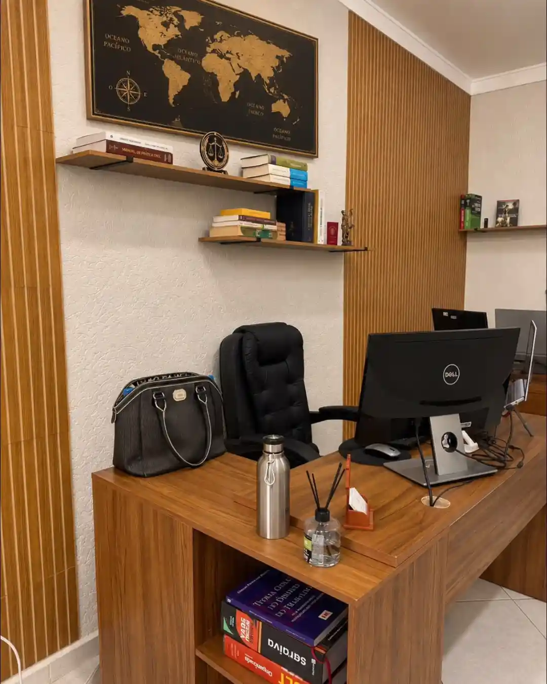 Mesa de atendimento do escritório Moraes Silva Advocacia, advogado de família em Praia Grande